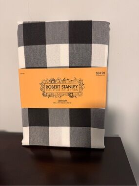 Robert Stanley Black & White Buffalo Check Tablecloth